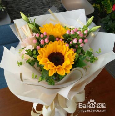 向日葵花束怎么搭配好看 百度经验