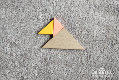 竖尾巴的小松鼠用七巧板怎么拼?