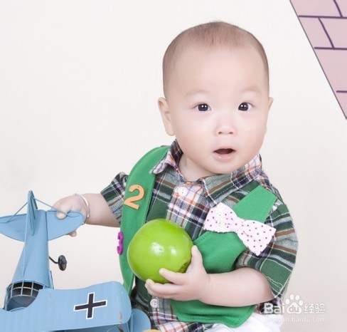 小孩长痱子不用药物的方法