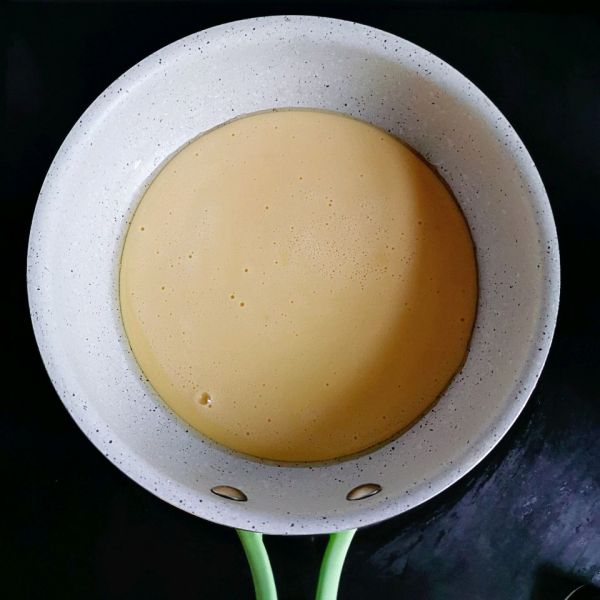 草莓酸奶鸡蛋饼