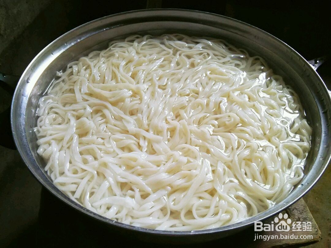 煮面怎么不让泡沫溢出来