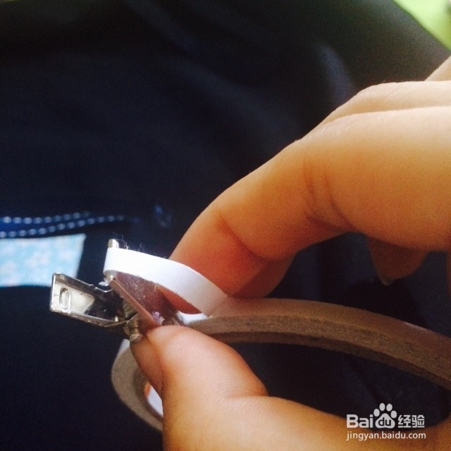 如何将旧发夹翻新