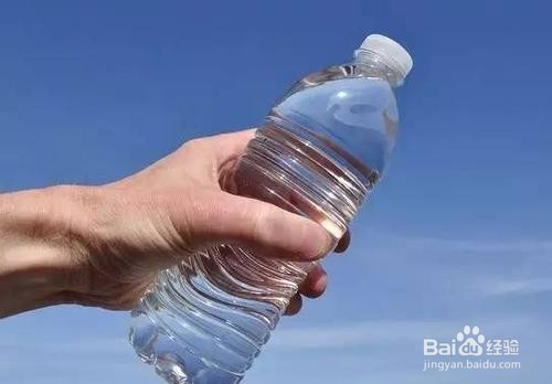 盛夏时节如何有效防治中暑呢？