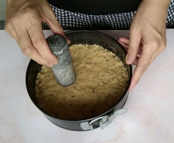 碧根果酥底酥粒芝士蛋糕