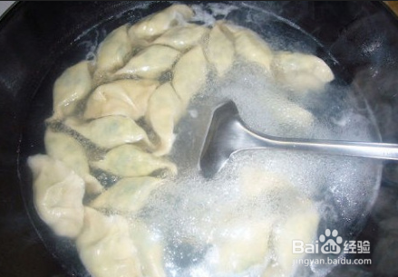 怎样煮饺子不粘