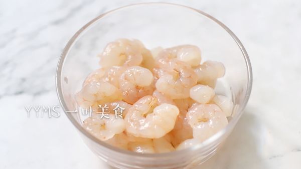 三色藜麦虾仁九层塔炒饭