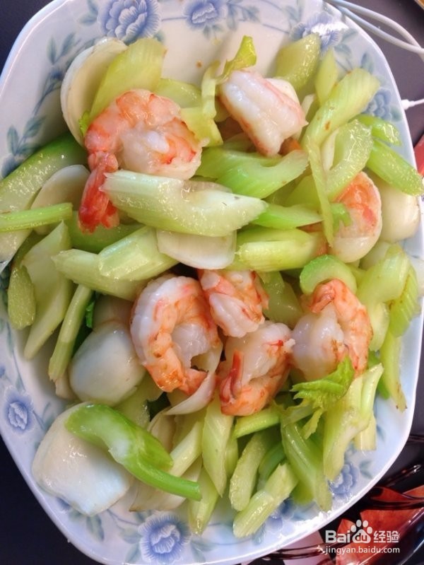 如何做虾米炒西芹