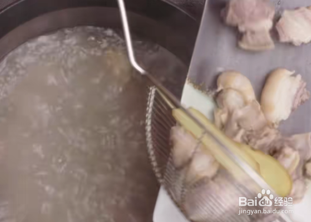 萝卜羊排汤的做法