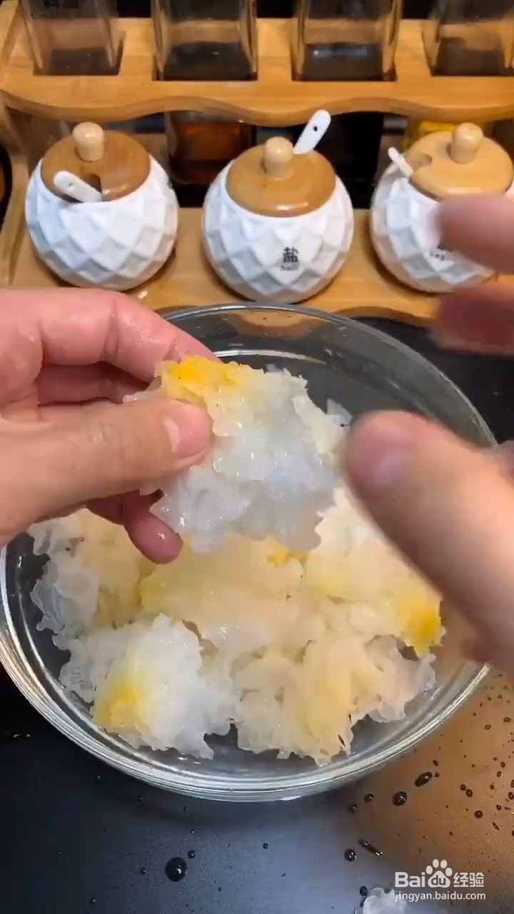 如何将银耳做成凉拌菜