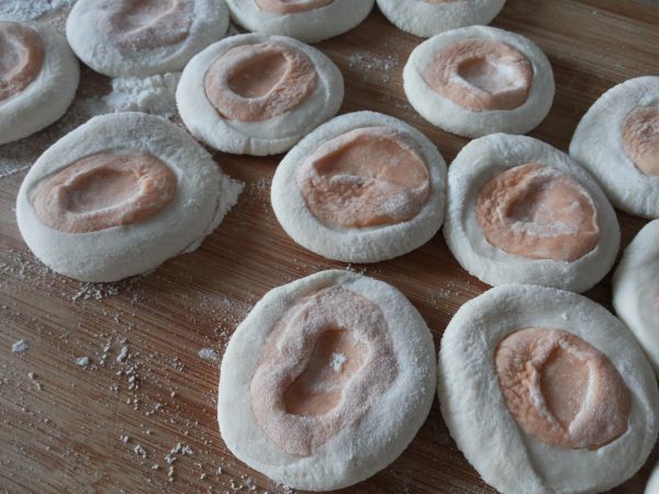 鸡肉核桃仁水饺