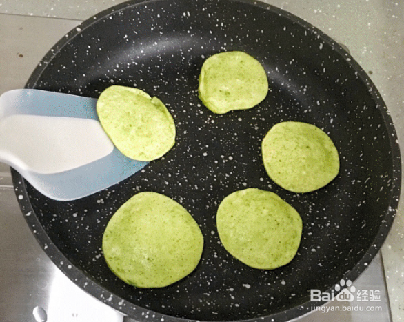 婴儿辅食之香蕉牛油果松饼