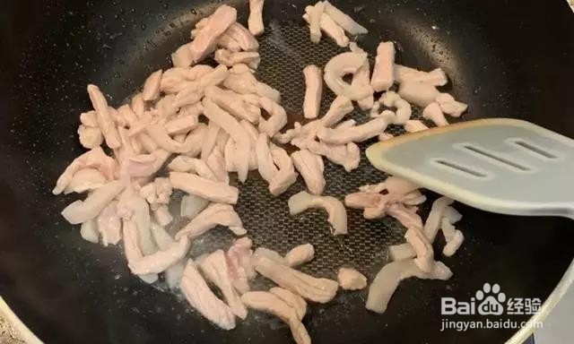 豆角焖面这样做才好吃,出锅之前加了它更香!