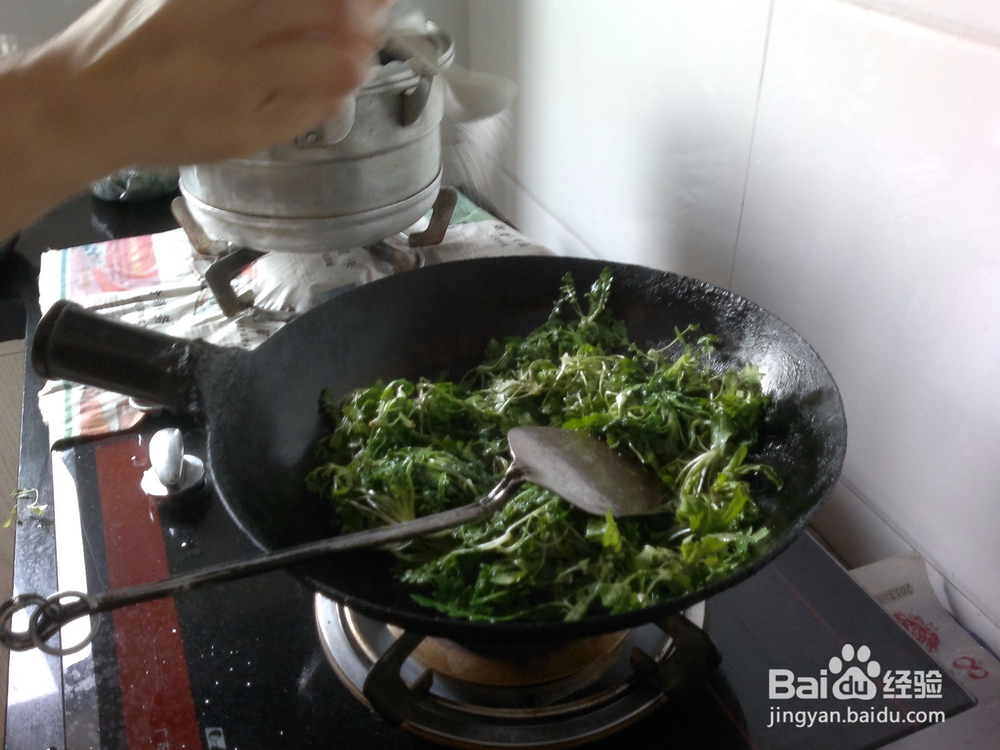 开春刮油清肠菜清炒荠菜的做法