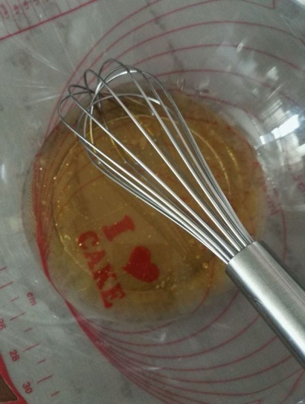 传统广式蛋黄月饼