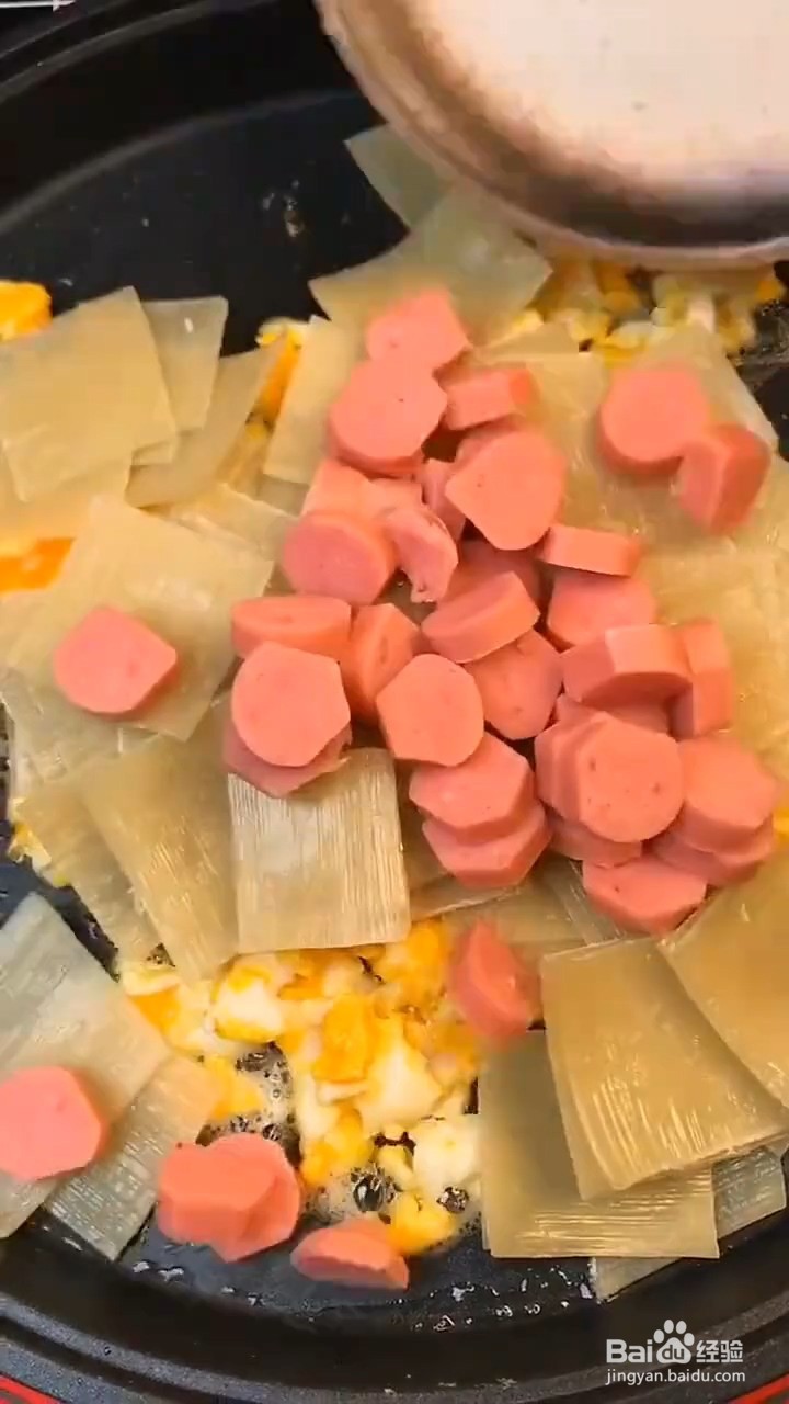 如何制作家庭版火腿烤冷面