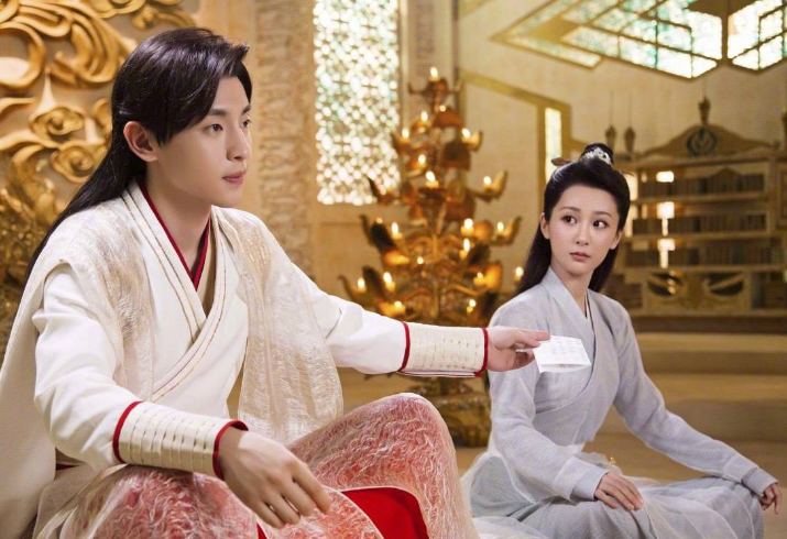 《香蜜沉沉烬如霜》中凤凰什么时候知道小葡萄与自己不是同父异母