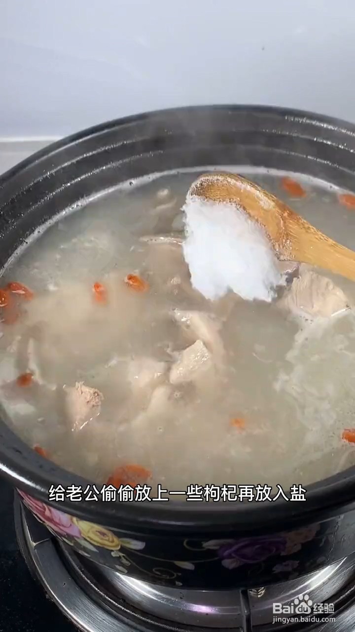 如何制作好喝的莲藕排骨汤