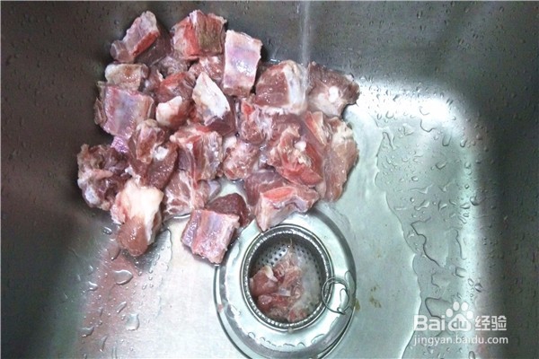 怎样给肉和肉骨头焯水？