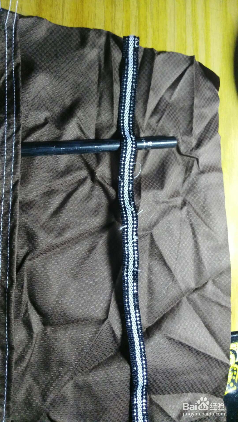 心灵手巧的妈妈做笔帘