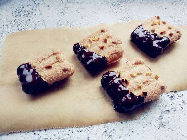 蛋白杏仁夹心饼干