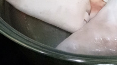 如何用猪肉皮烧菜?