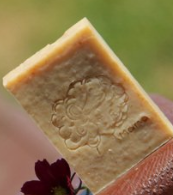 香皂洗脸毛孔会不会变大