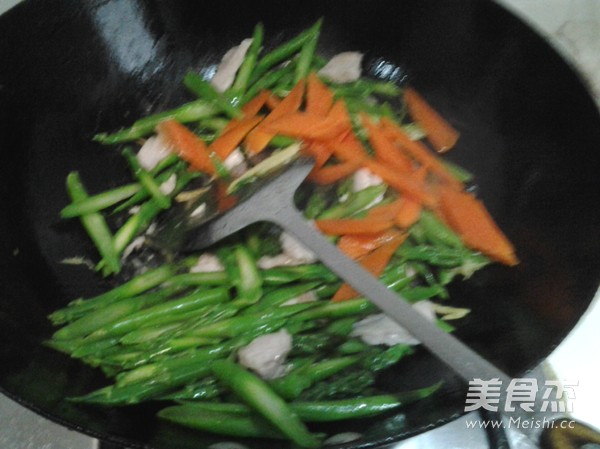 肉片芦笋的做法