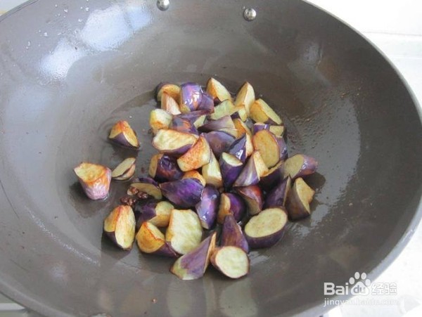 馕炒茄子的做法