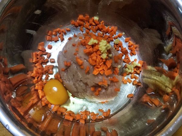 鸡胸肉饼藜麦饭汉堡