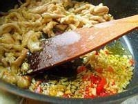 家常菜鱼香肉丝的做法。