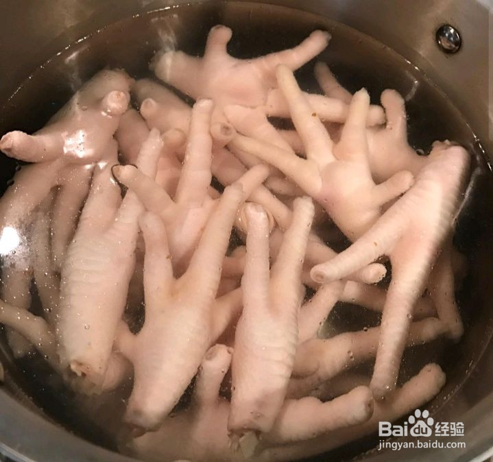 香卤凤爪的做法