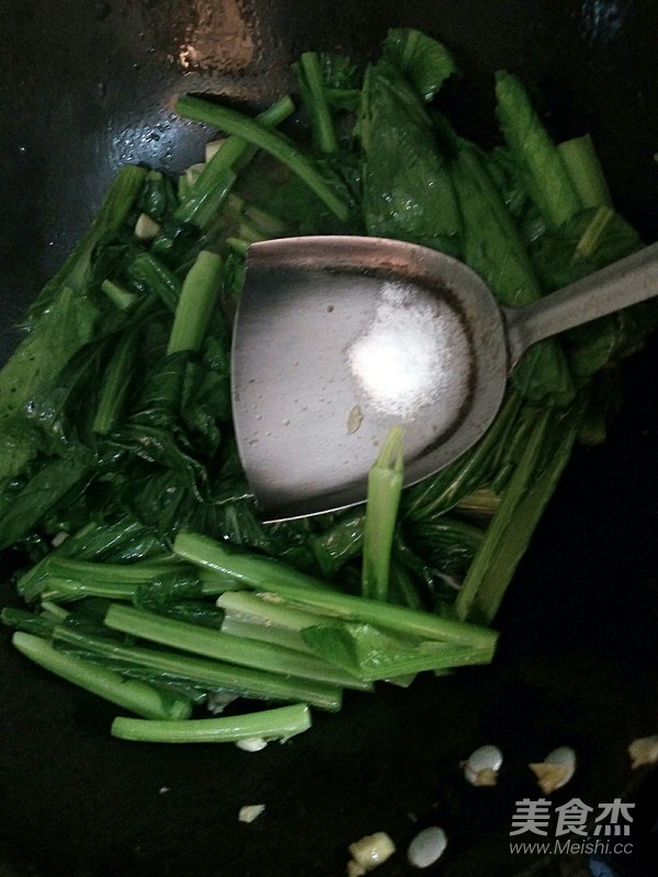 红油炒芥菜的做法