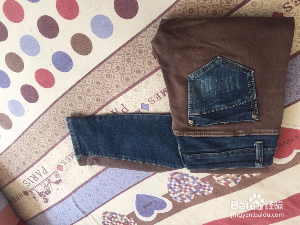牛仔裤的折叠收纳方法