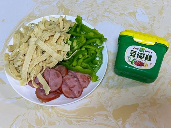 青椒火腿炒豆皮