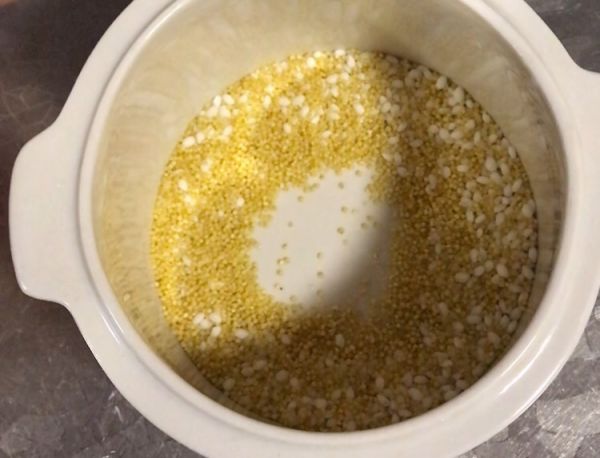 南瓜小米养生粥