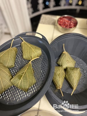 桐子叶玉米耙耙的做法