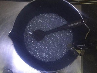 开心果草莓牛轧糖怎么做？