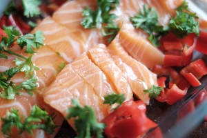 如何做辣烤三文鱼