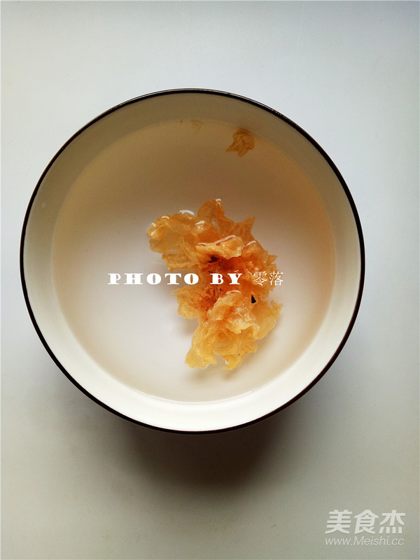 银耳雪梨羹的做法