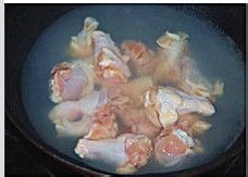 酸甜好吃的番茄红烩芋头鸡肉块