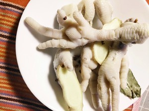 微辣版泡椒凤爪的做法