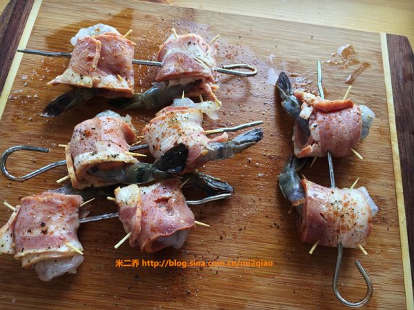 吊烤培根鲜虾卷