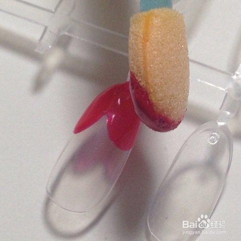 教你用眼影棒做美甲