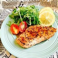 黑胡椒煎鸡排（芥末蜂蜜汁）的做法