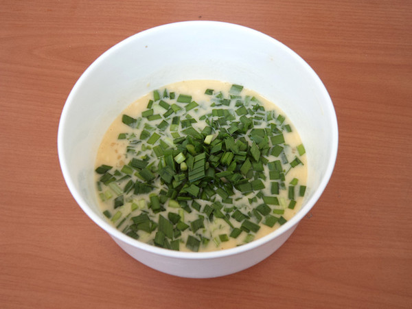 韭香鸡蛋饼的做法