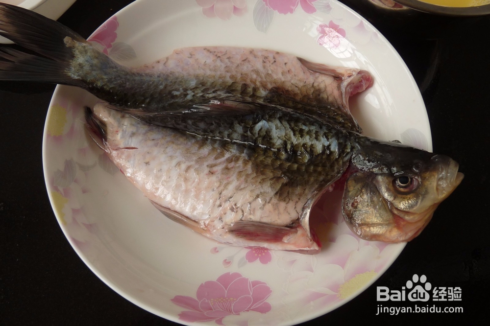 简单快手做鲫鱼蒸滑蛋