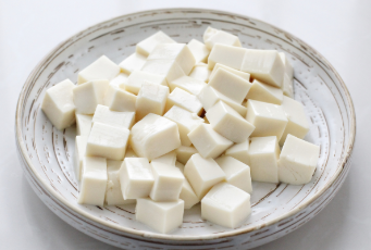 带你做暖胃蔬菜大虾豆腐汤