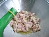 炙美味鸡火锅的做法