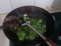 梅豆炒卤子的做法