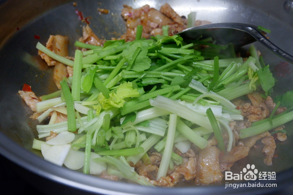 适合懒人做的芹菜炒肉